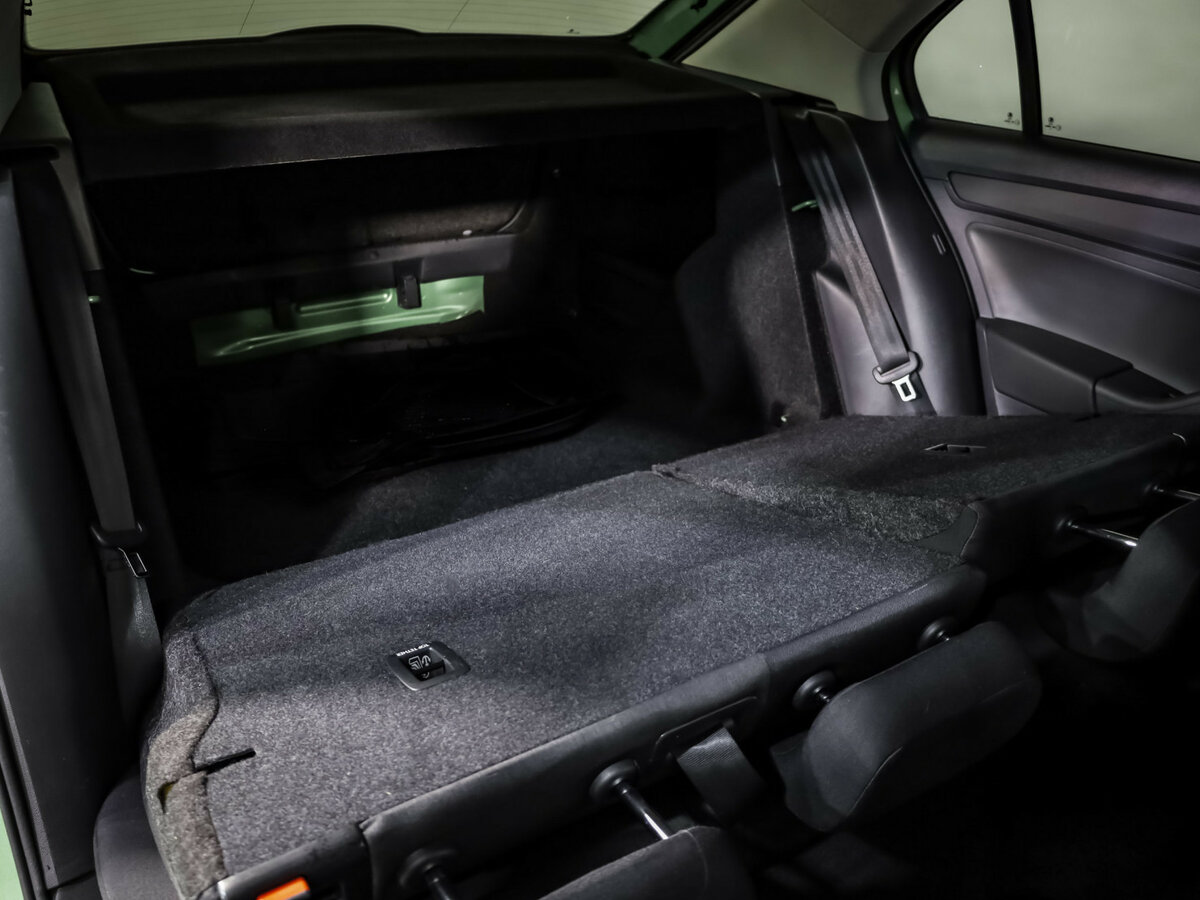 Skoda Rapid с пробегом — 2018 год. Фото: #18