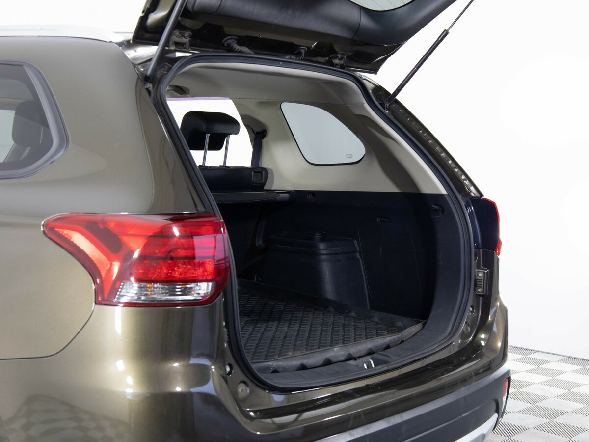 Mitsubishi Outlander с пробегом — 2016 год. Фото: #14