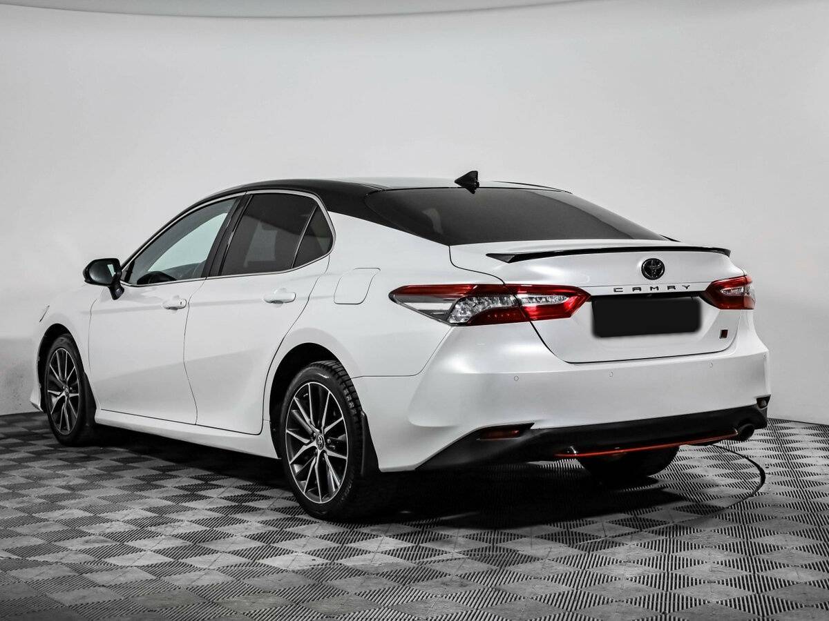 Toyota Camry с пробегом — 2021 год. Фото: #6