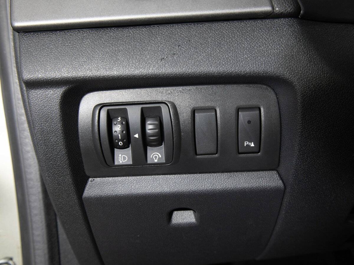 Renault Fluence с пробегом — 2014 год. Фото: #10