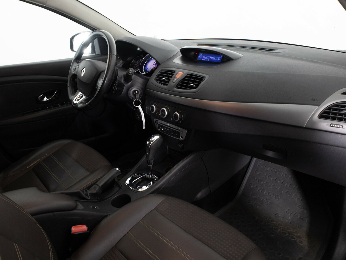 Renault Fluence с пробегом — 2014 год. Фото: #11