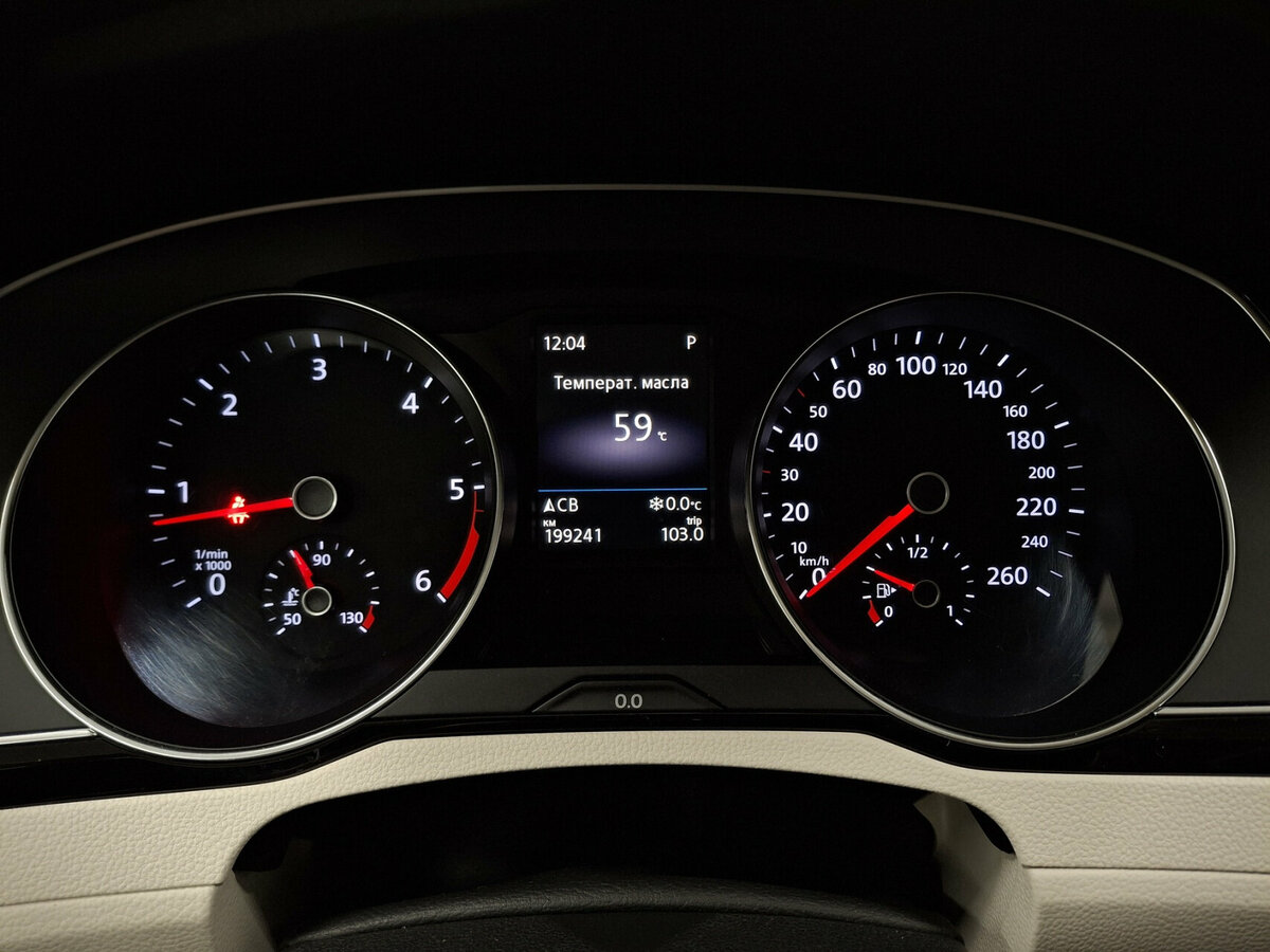 Volkswagen Passat с пробегом — 2018 год. Фото: #12