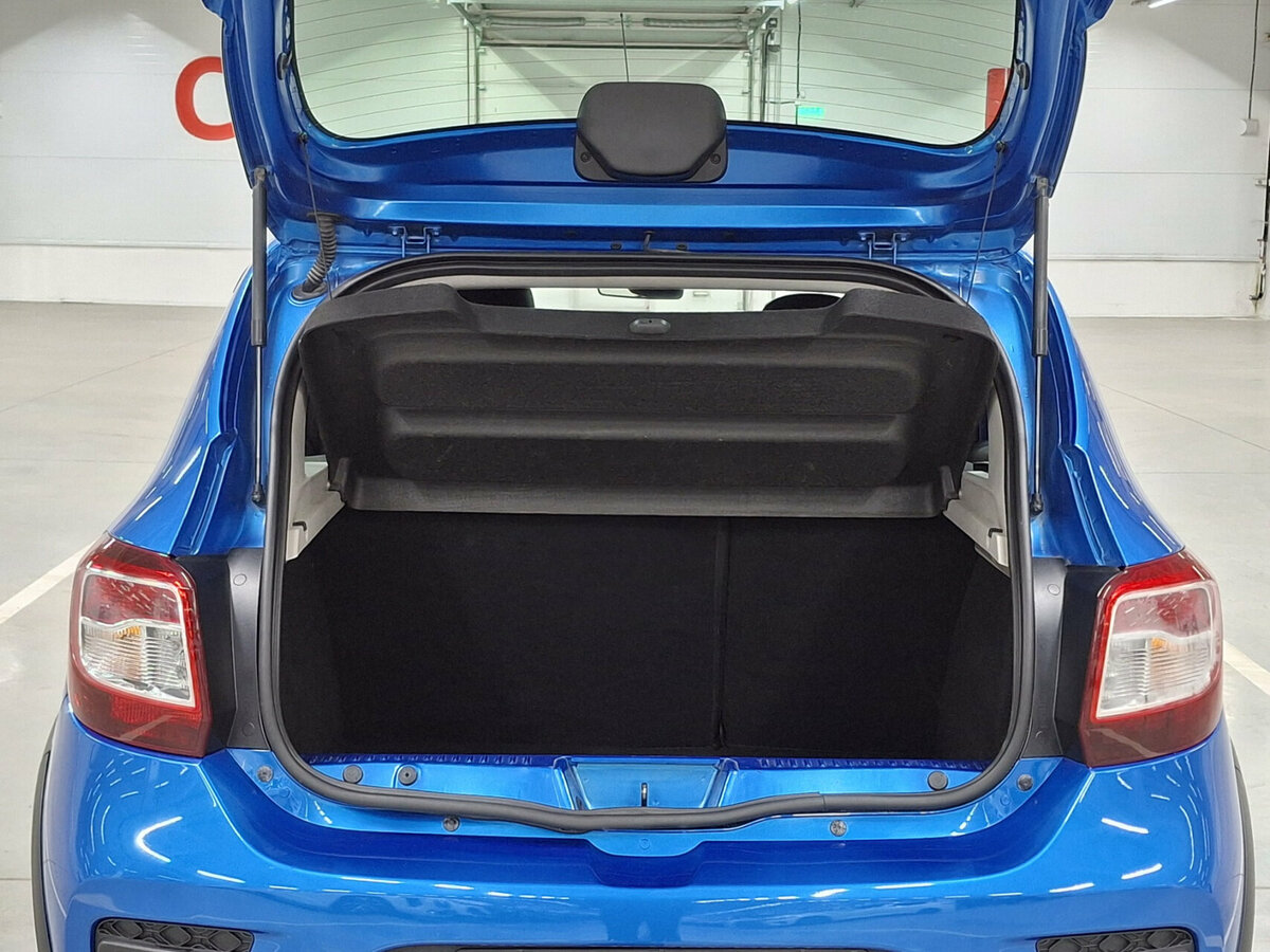 Renault Sandero с пробегом — 2016 год. Фото: #9