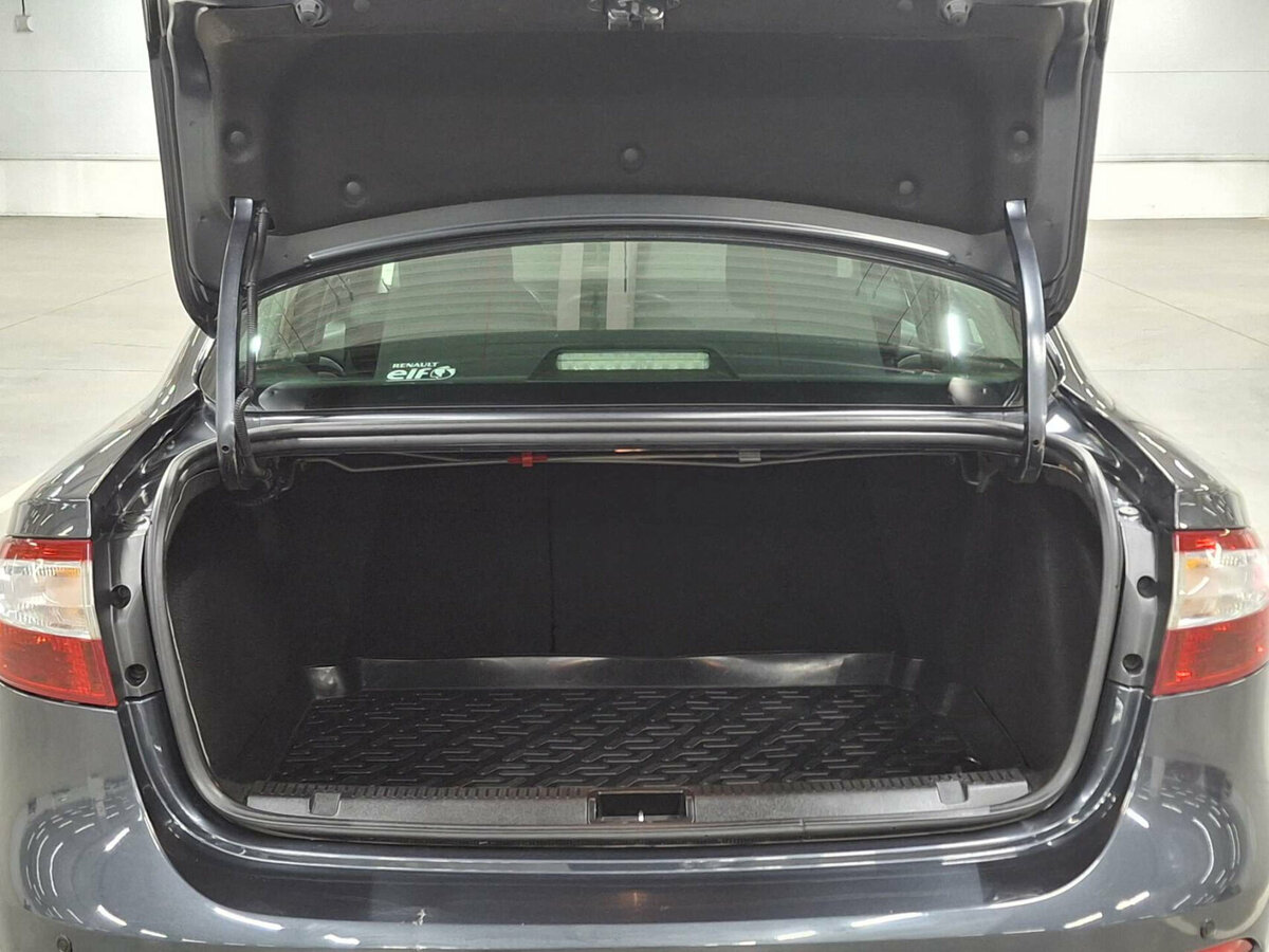 Renault Fluence с пробегом — 2012 год. Фото: #9