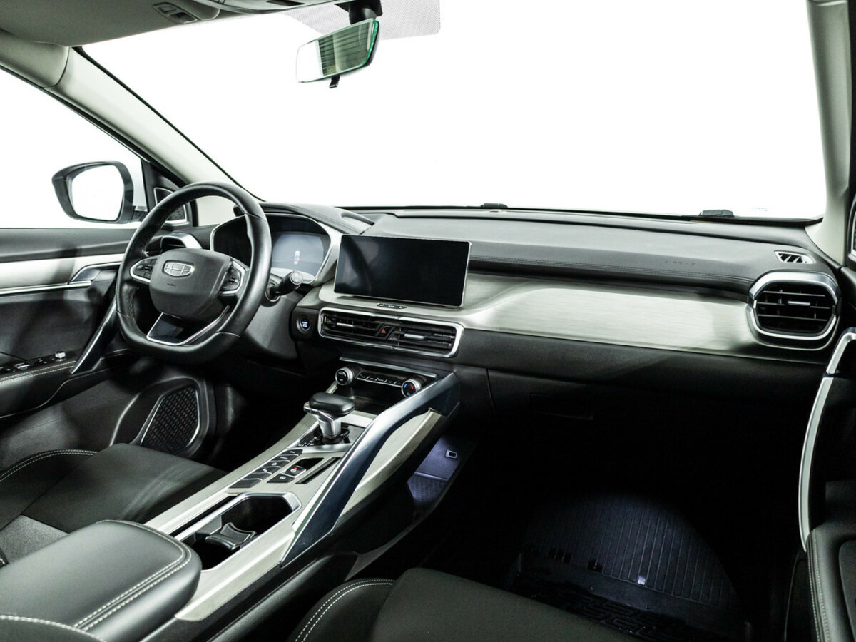 Geely Coolray с пробегом — 2023 год. Фото: #8