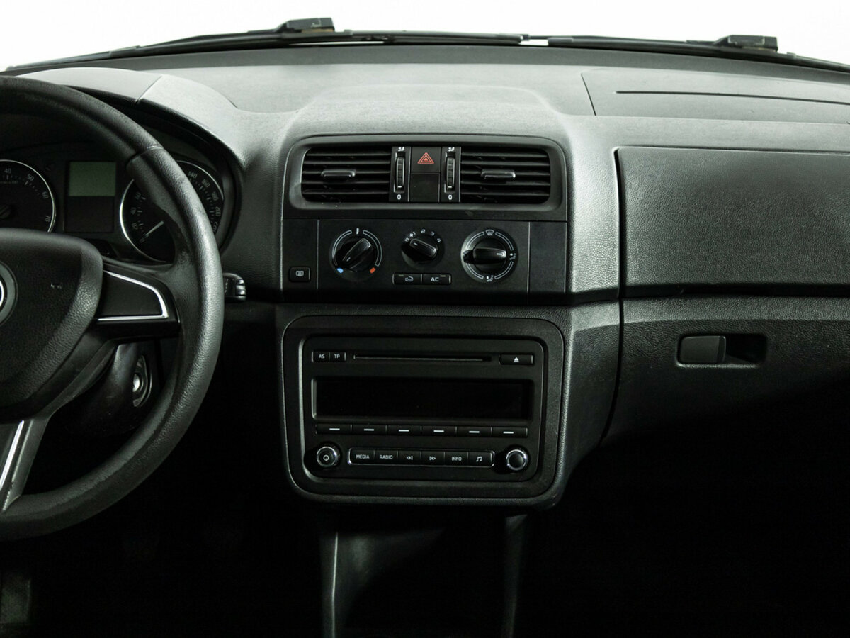 Skoda Fabia с пробегом — 2014 год. Фото: #11