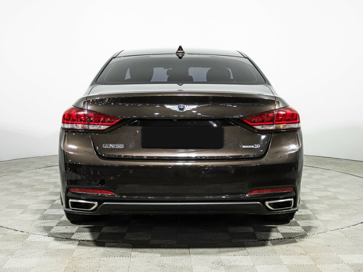 Hyundai Genesis с пробегом — 2015 год. Фото: #5