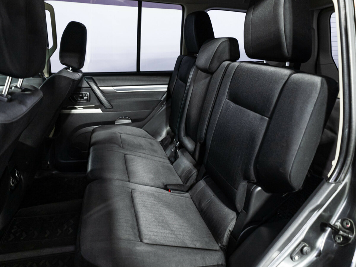 Mitsubishi Pajero с пробегом — 2015 год. Фото: #8