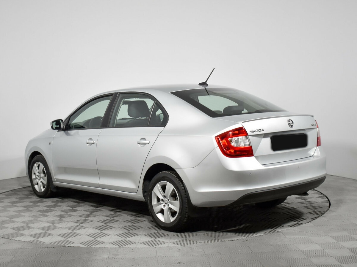 Skoda Rapid с пробегом — 2017 год. Фото: #6