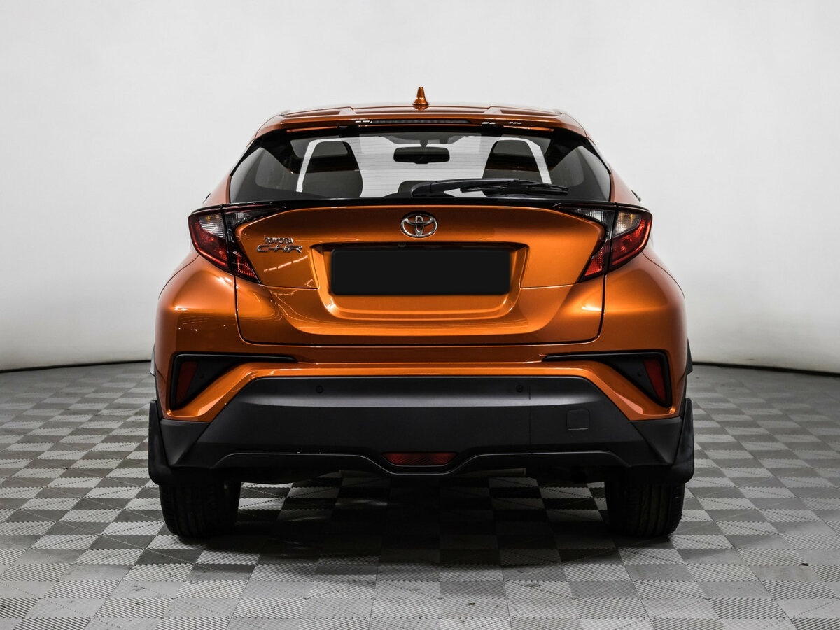 Toyota C-HR с пробегом — 2019 год. Фото: #5