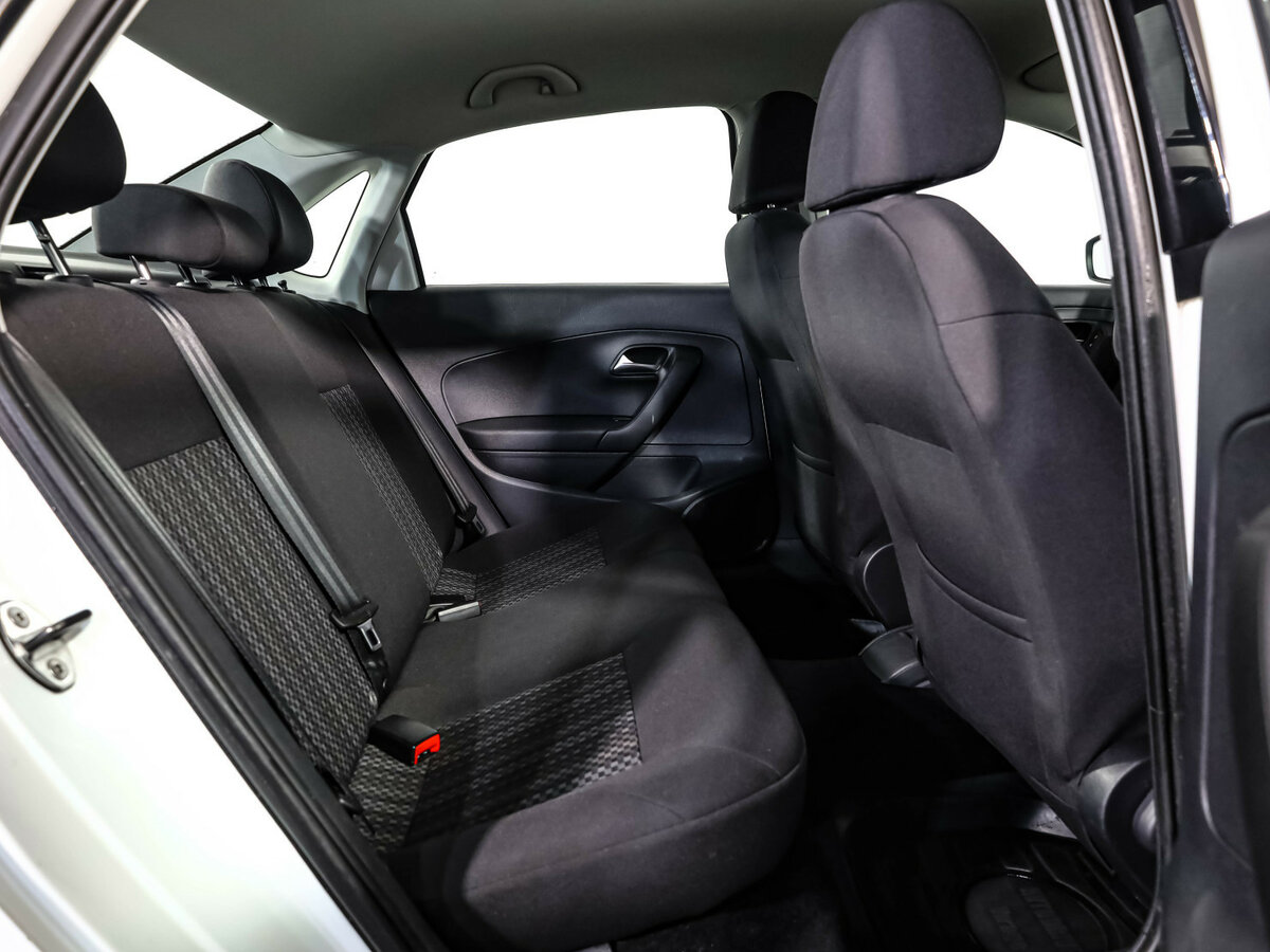 Volkswagen Polo с пробегом — 2018 год. Фото: #12