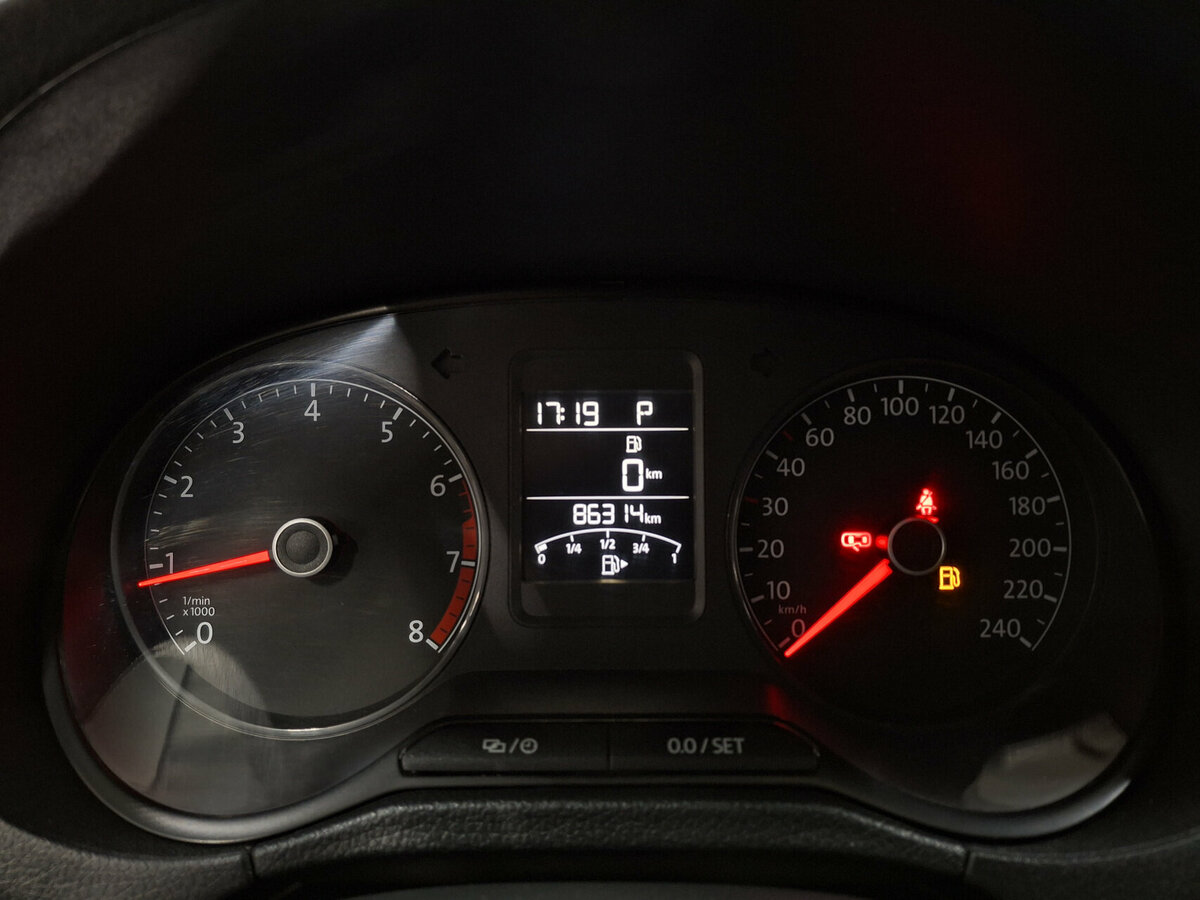 Volkswagen Polo с пробегом — 2017 год. Фото: #12