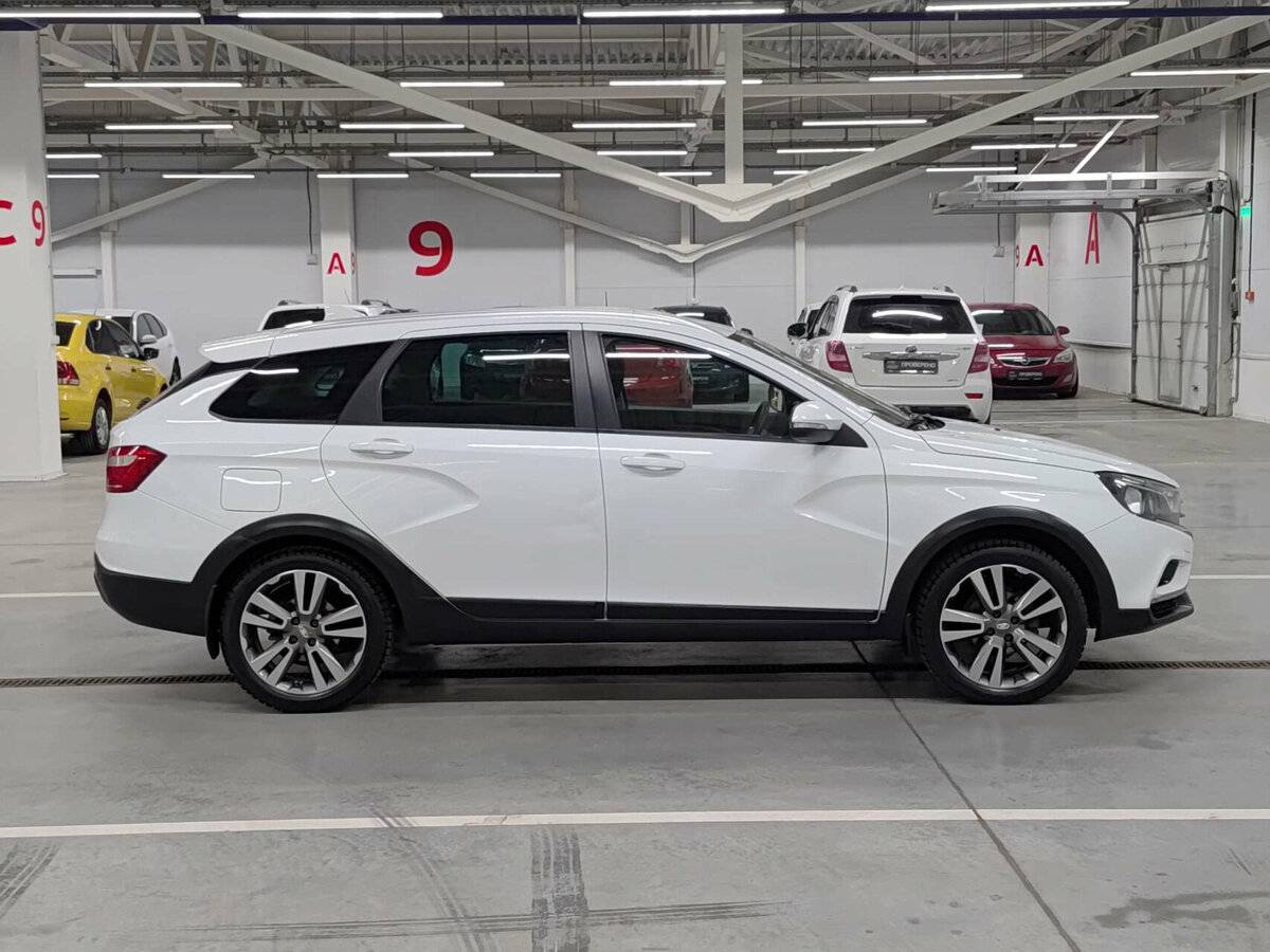 Lada (ВАЗ) Vesta с пробегом — 2018 год. Фото: #3