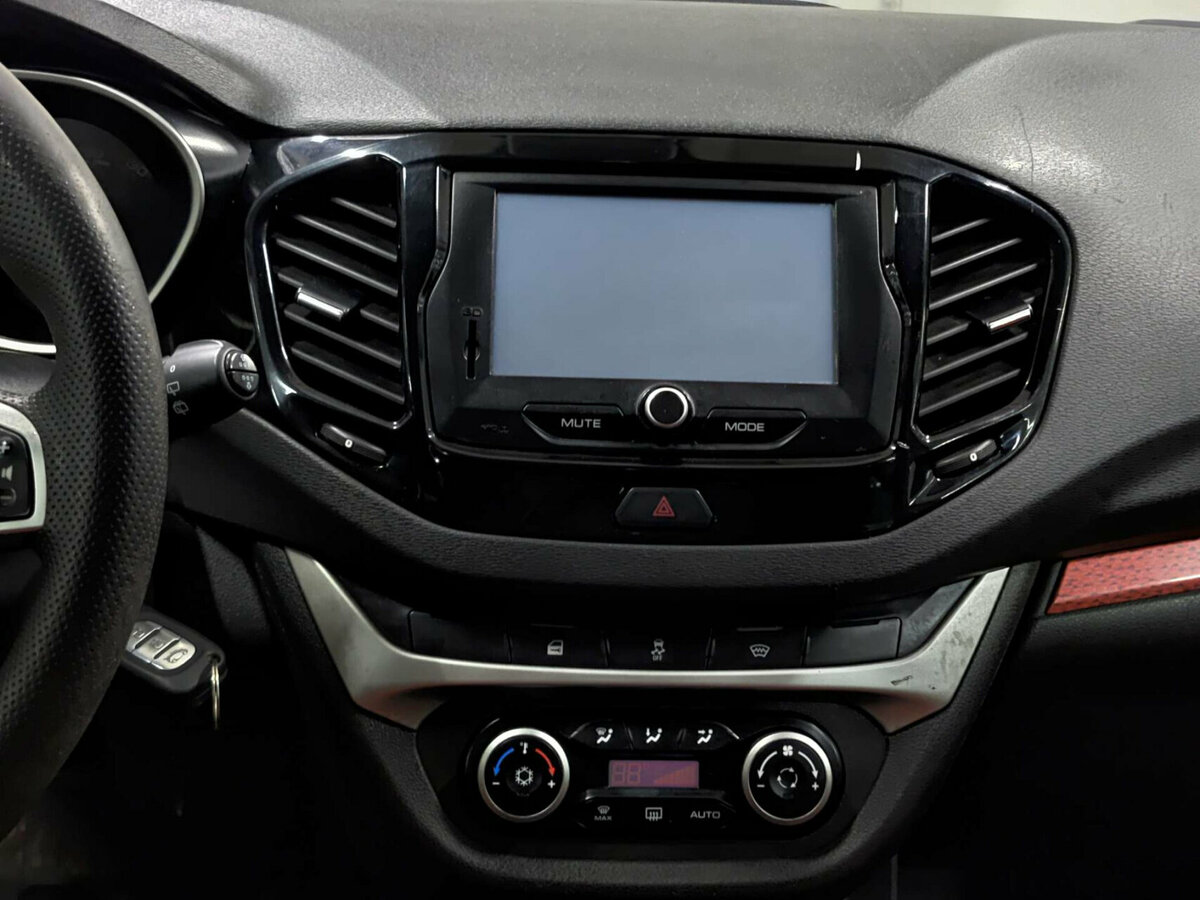 Lada (ВАЗ) Vesta с пробегом — 2018 год. Фото: #14