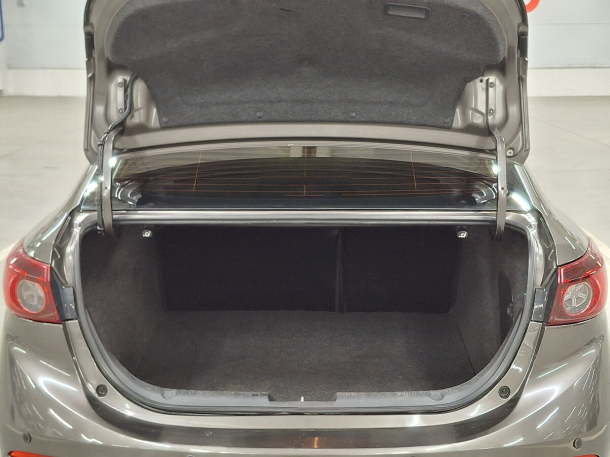 Mazda 3 с пробегом — 2014 год. Фото: #9