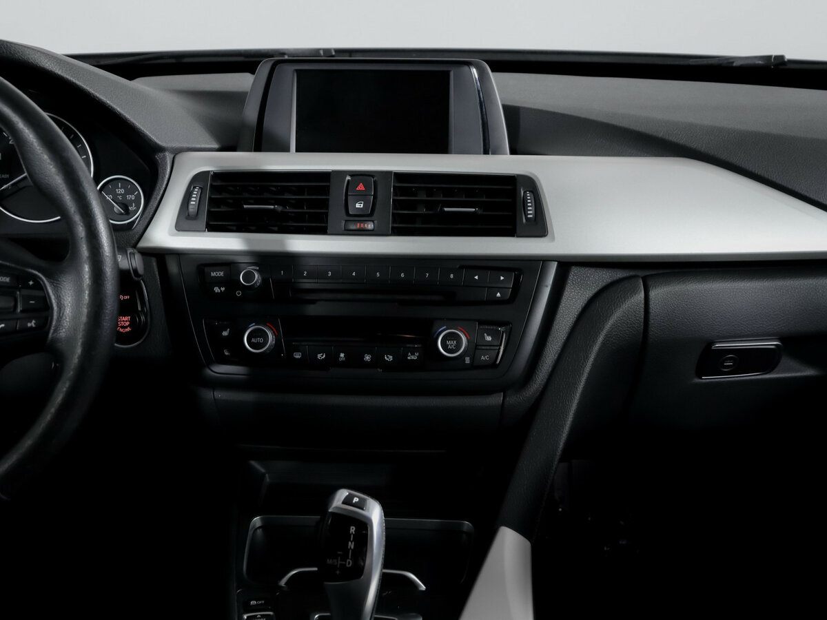 BMW 3 серии с пробегом — 2015 год. Фото: #12