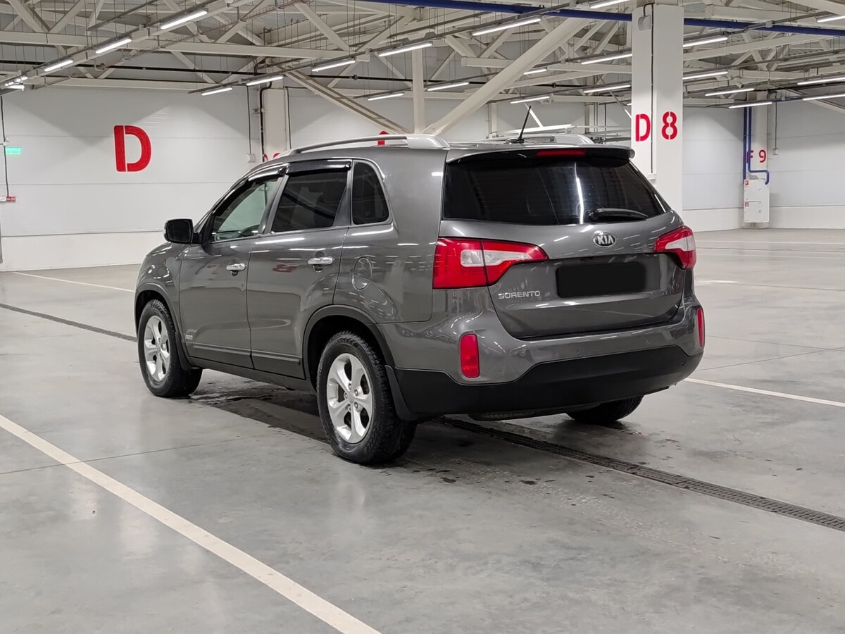 Kia Sorento с пробегом — 2013 год. Фото: #6