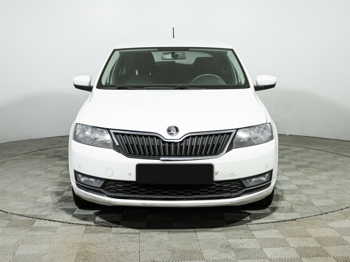 Skoda Rapid с пробегом — 2018 год. Фото: #1