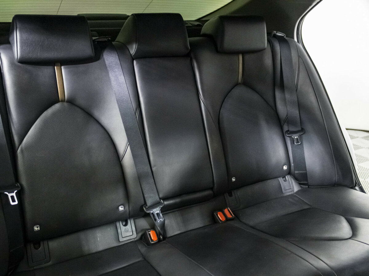 Toyota Camry с пробегом — 2019 год. Фото: #12