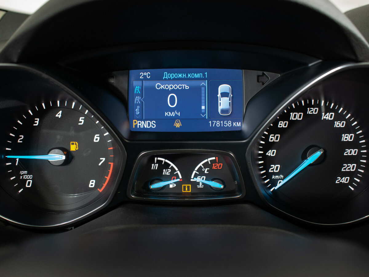 Ford Kuga с пробегом — 2015 год. Фото: #9