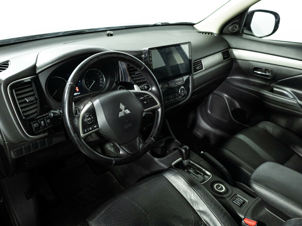 Mitsubishi Outlander с пробегом — 2013 год. Фото: #10