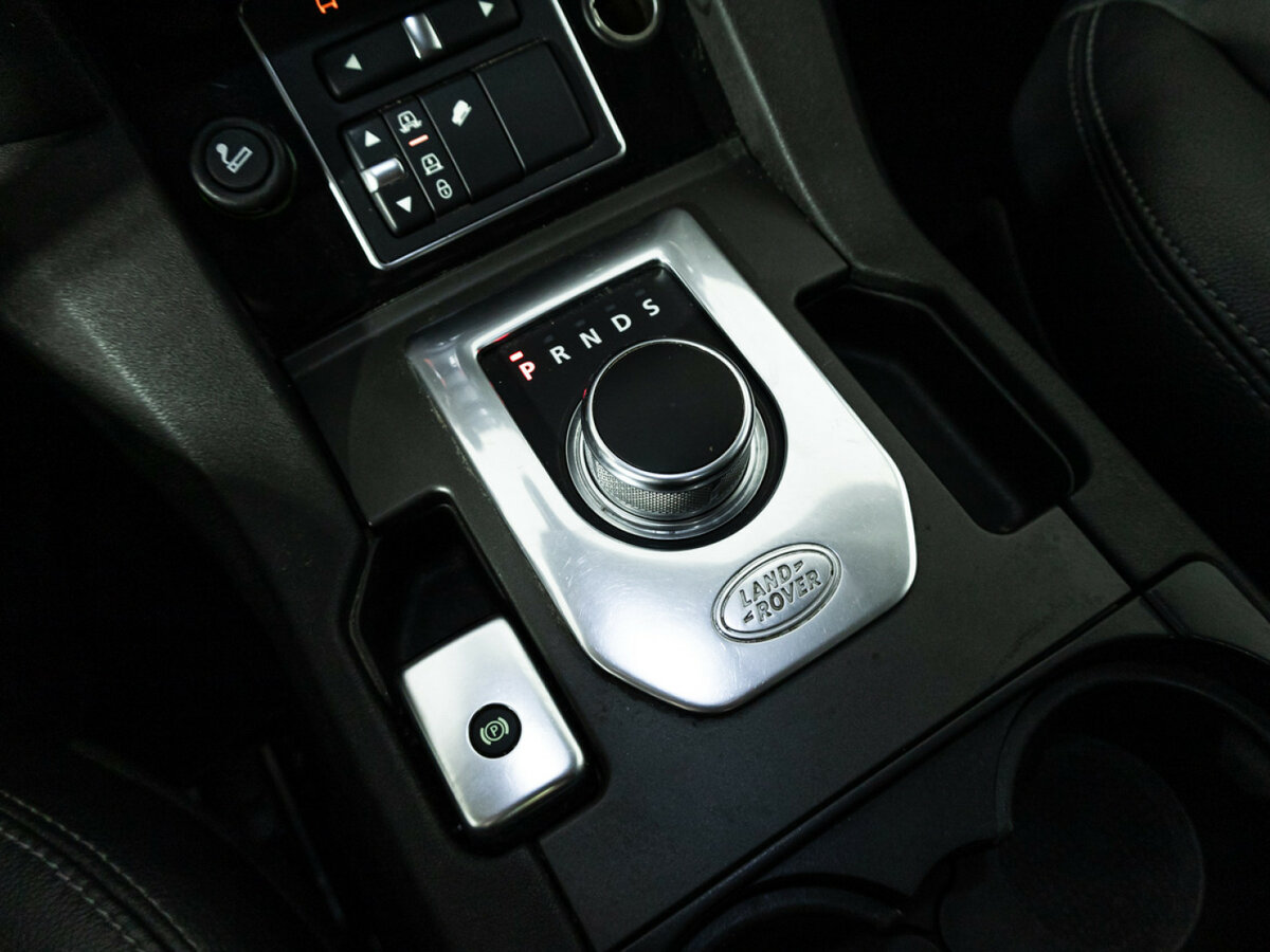 Land Rover Discovery с пробегом — 2015 год. Фото: #14