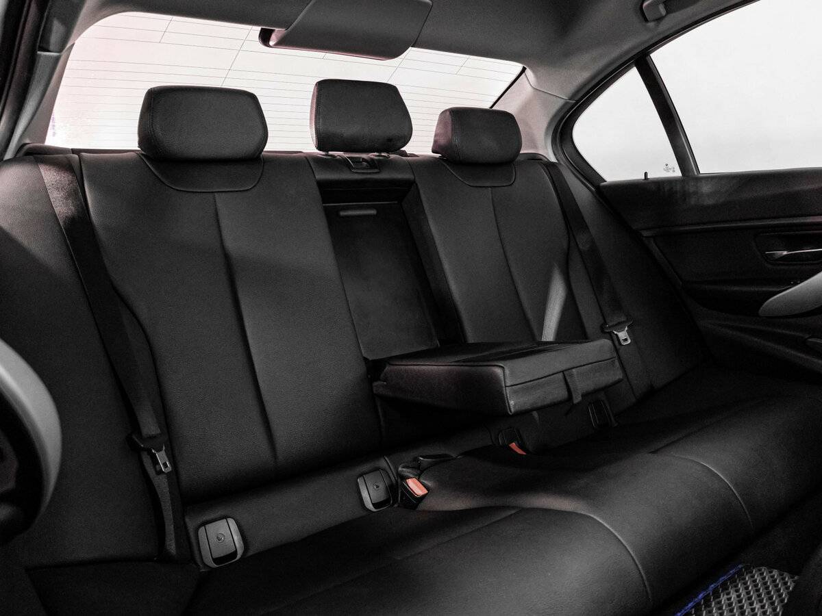 BMW 3 серии с пробегом — 2016 год. Фото: #19