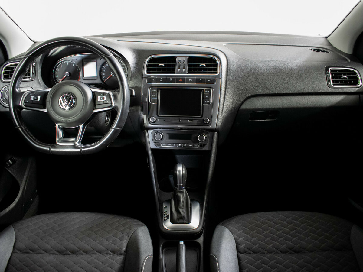 Volkswagen Polo с пробегом — 2018 год. Фото: #10