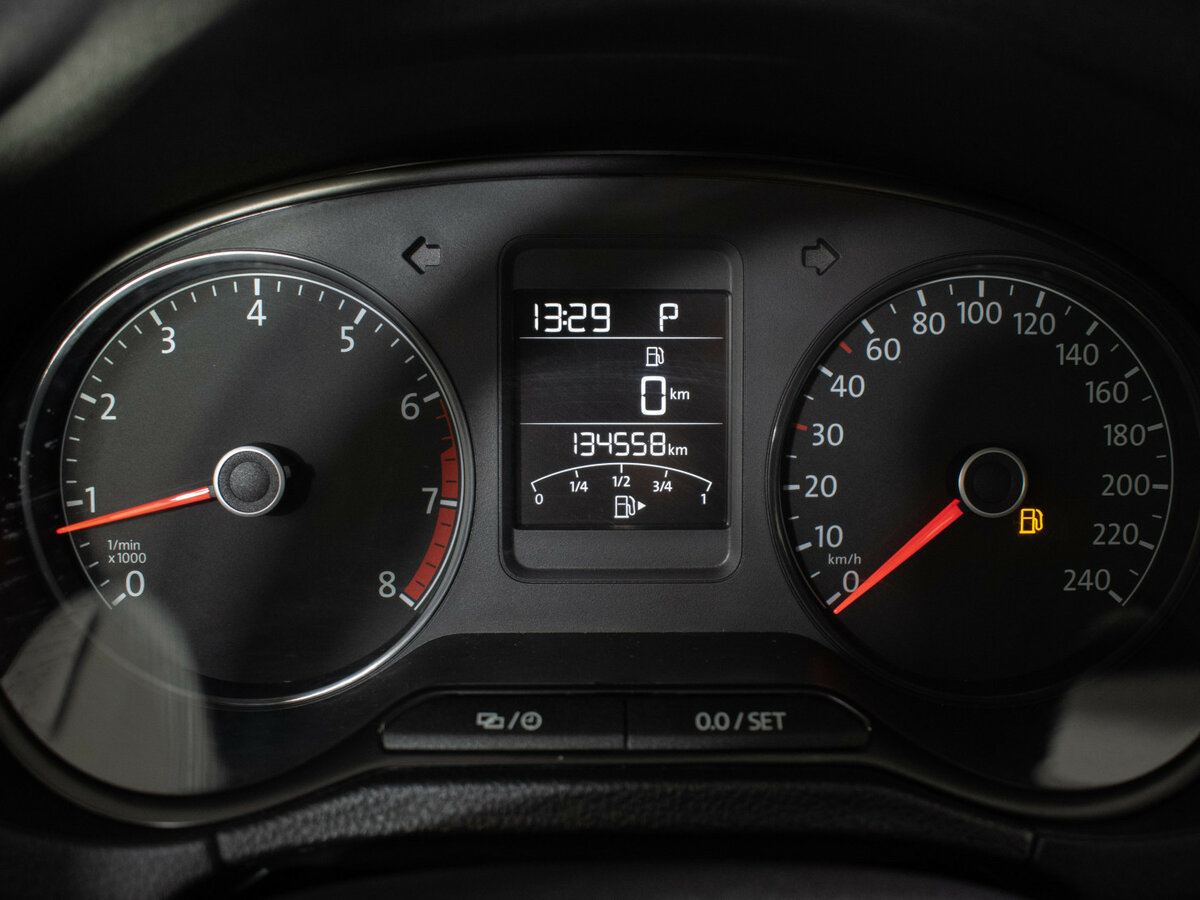 Volkswagen Polo с пробегом — 2018 год. Фото: #11