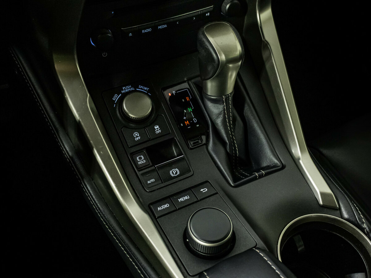 Lexus NX с пробегом — 2014 год. Фото: #13