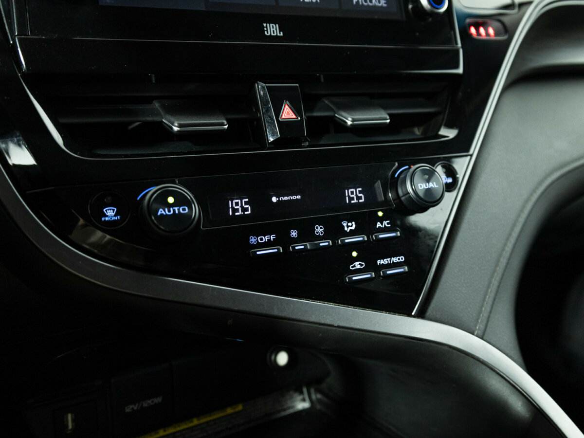 Toyota Camry с пробегом — 2021 год. Фото: #16