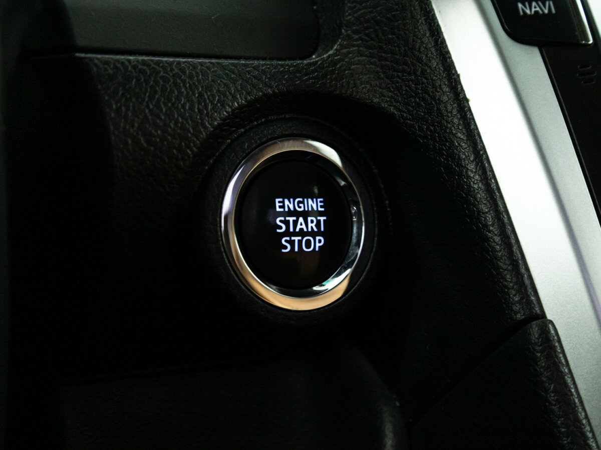 Toyota Camry с пробегом — 2016 год. Фото: #16