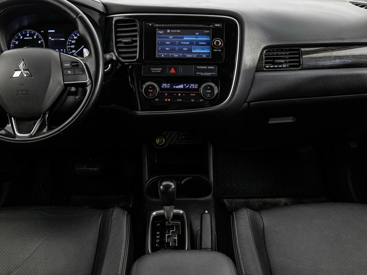 Mitsubishi Outlander с пробегом — 2016 год. Фото: #10