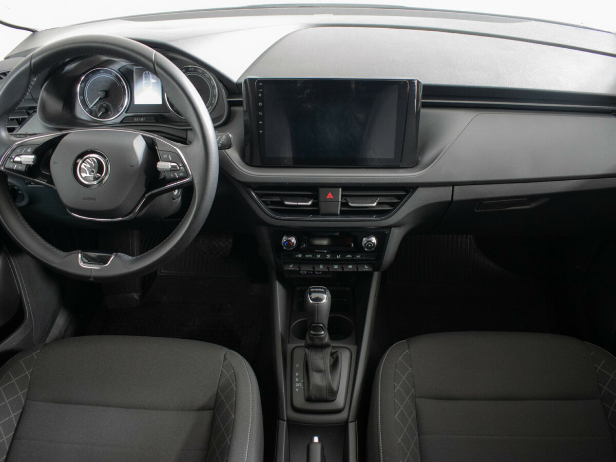 Skoda Rapid с пробегом — 2021 год. Фото: #8
