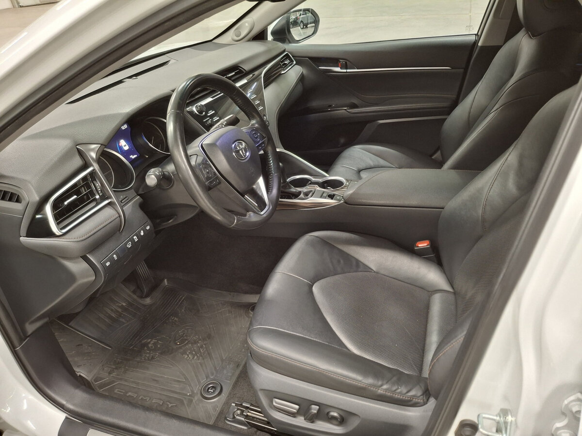 Toyota Camry с пробегом — 2020 год. Фото: #15