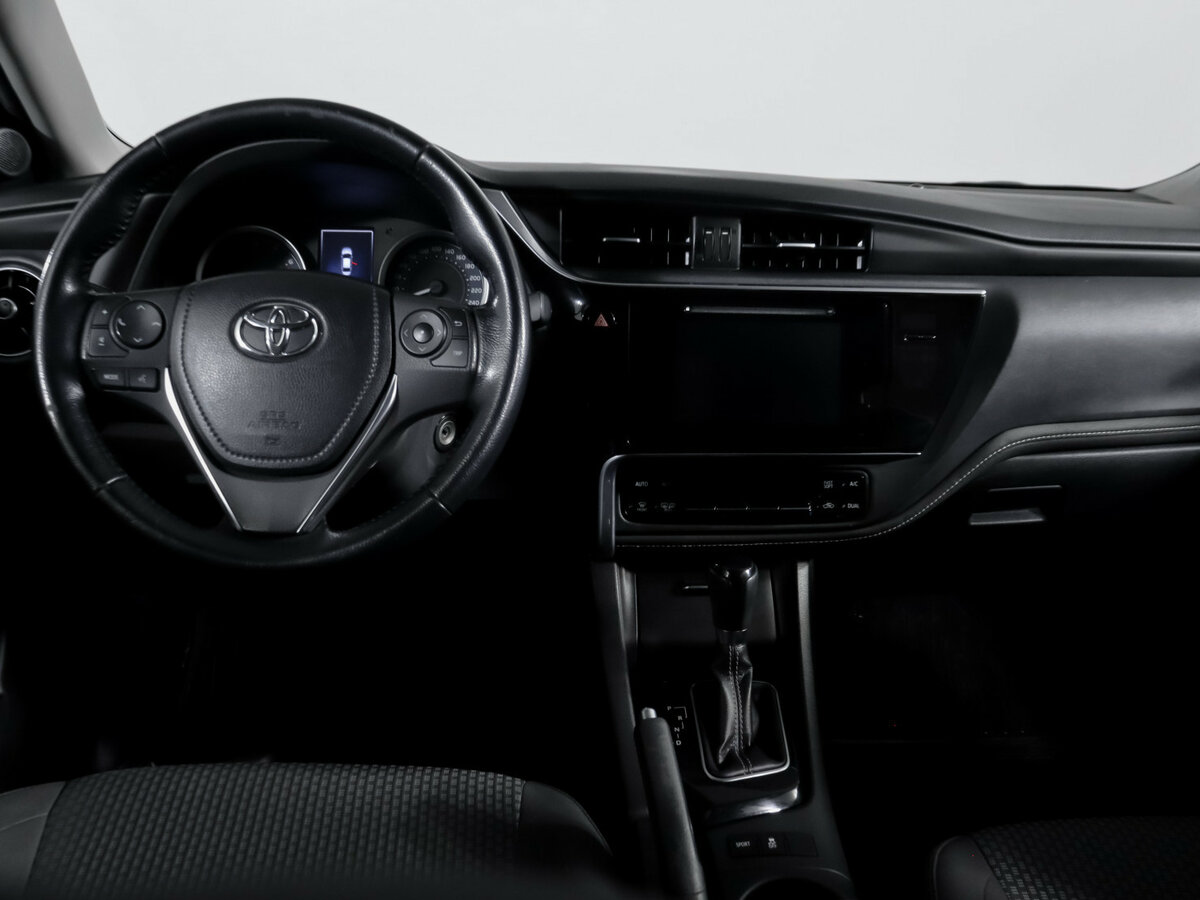 Toyota Corolla с пробегом — 2017 год. Фото: #9