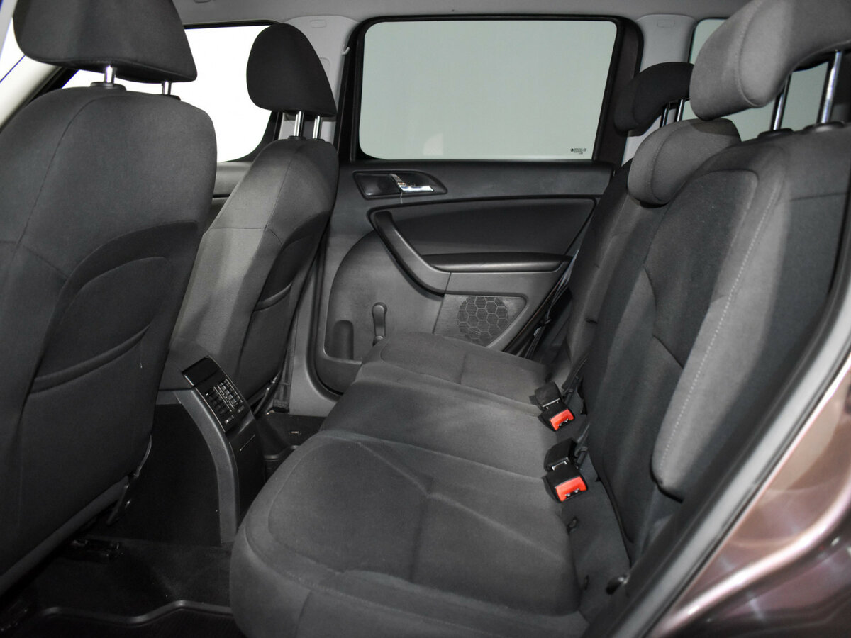 Skoda Yeti с пробегом — 2014 год. Фото: #10