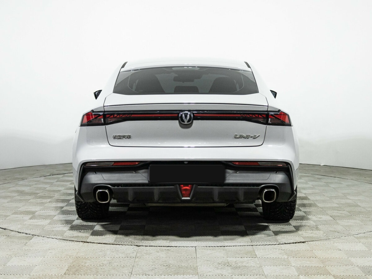 Changan UNI-V с пробегом — 2024 год. Фото: #5