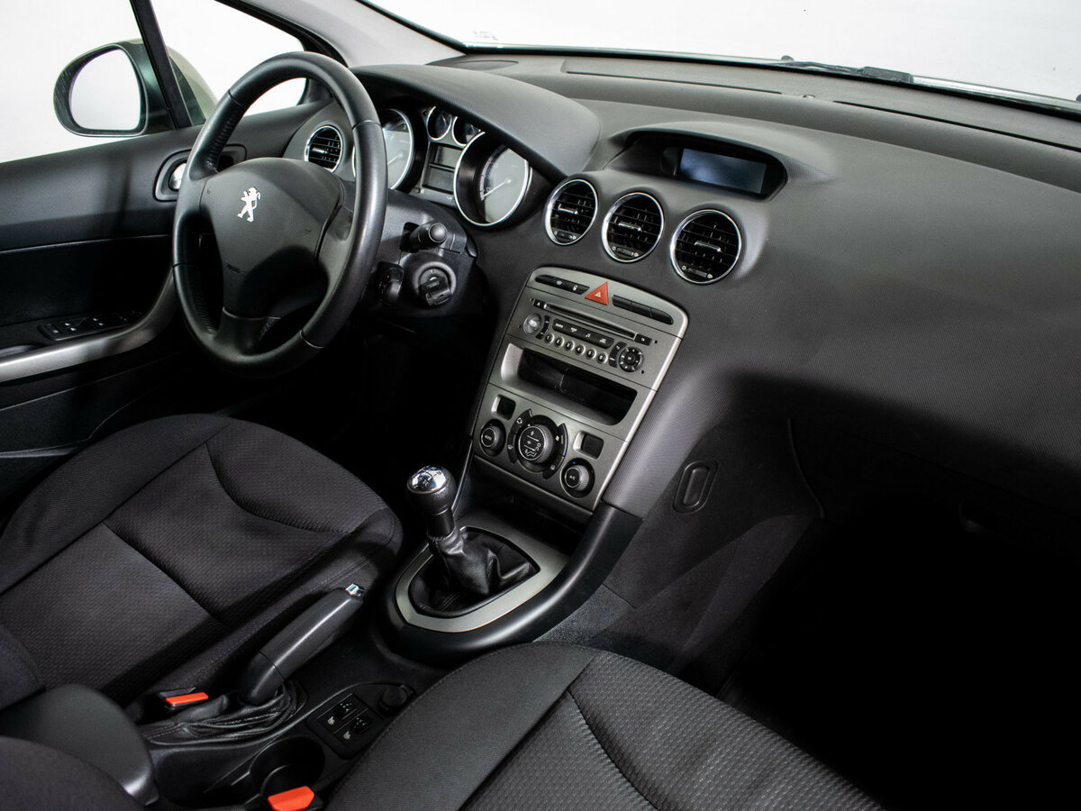 Peugeot 408 с пробегом — 2013 год. Фото: #9