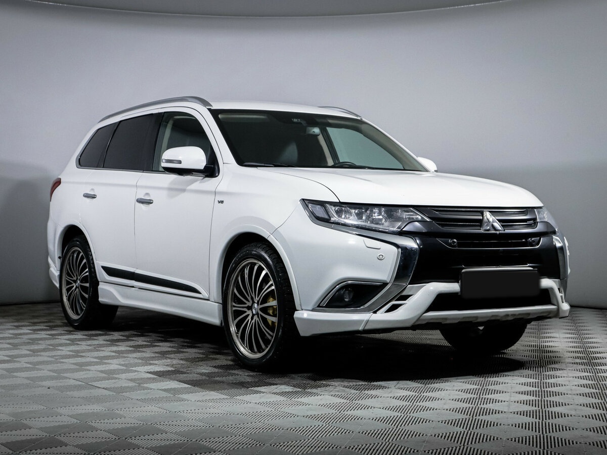 Mitsubishi Outlander с пробегом — 2018 год. Фото: #2