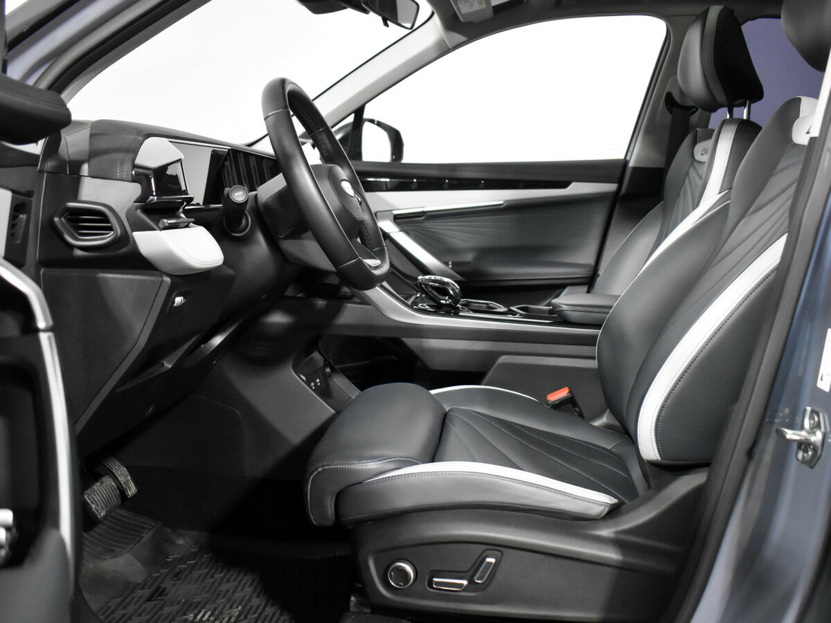 Geely Atlas с пробегом — 2024 год. Фото: #9