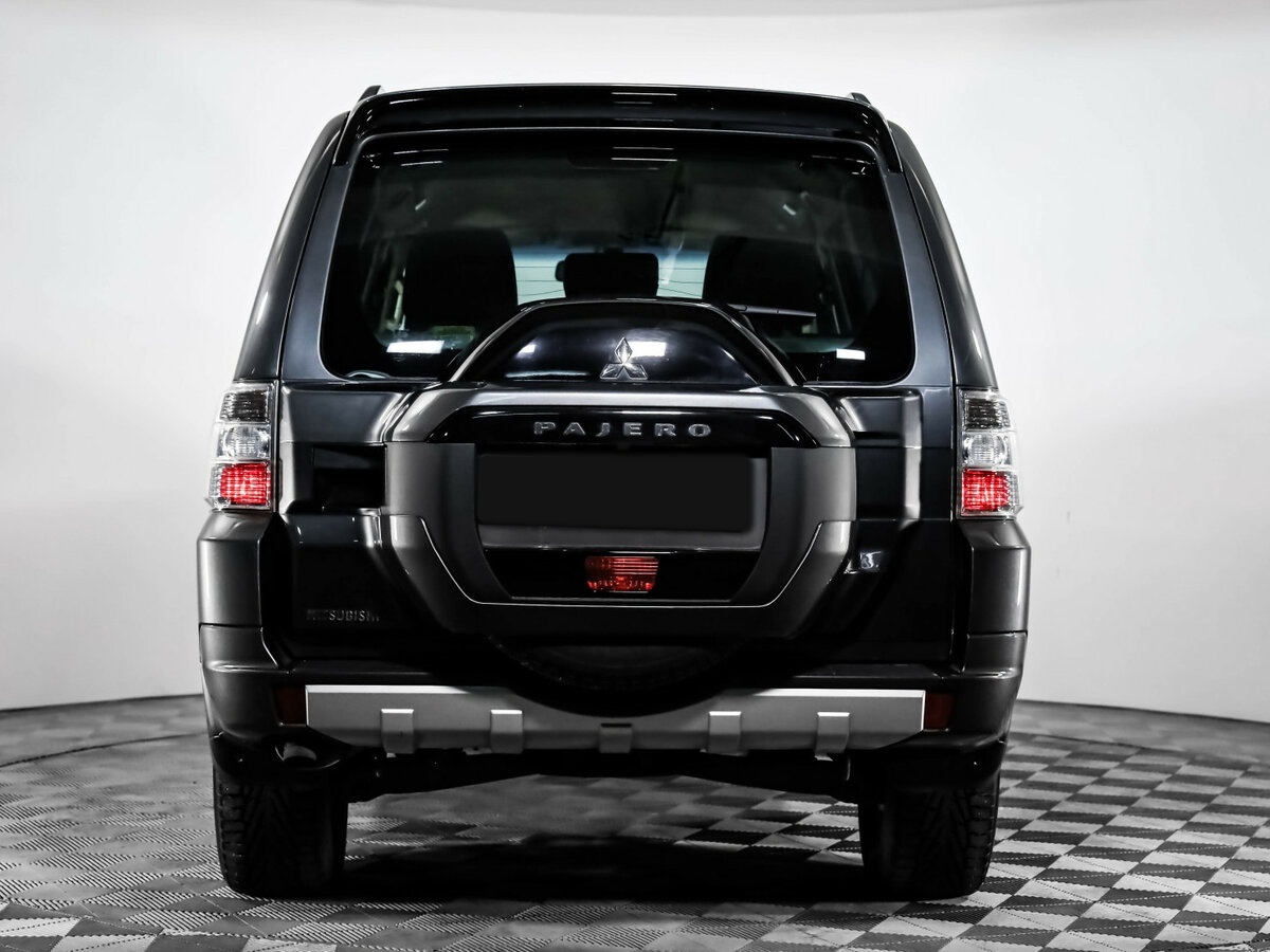 Mitsubishi Pajero с пробегом — 2015 год. Фото: #5