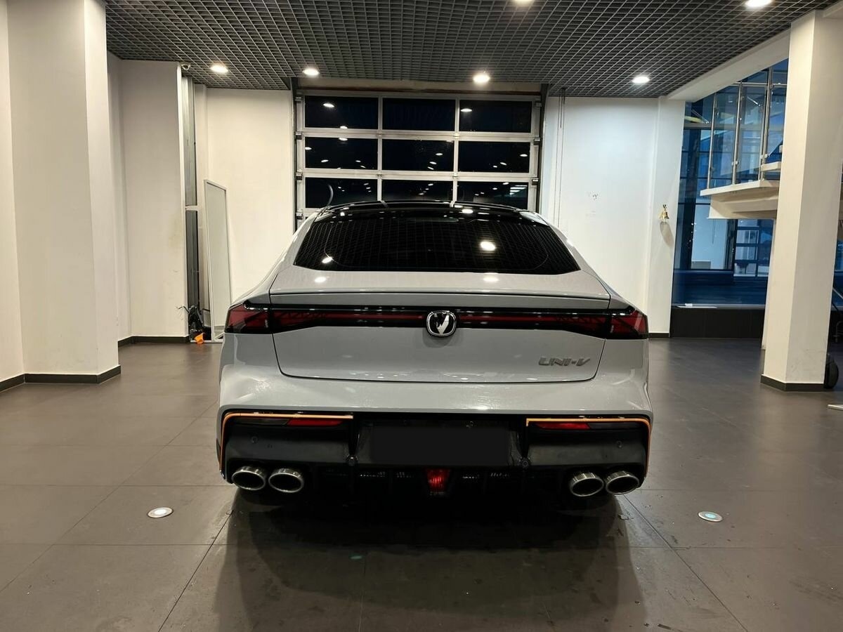 Changan UNI-V с пробегом — 2023 год. Фото: #2