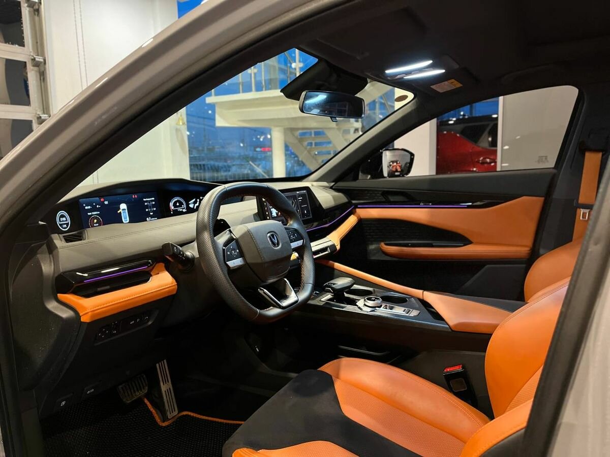 Changan UNI-V с пробегом — 2023 год. Фото: #19