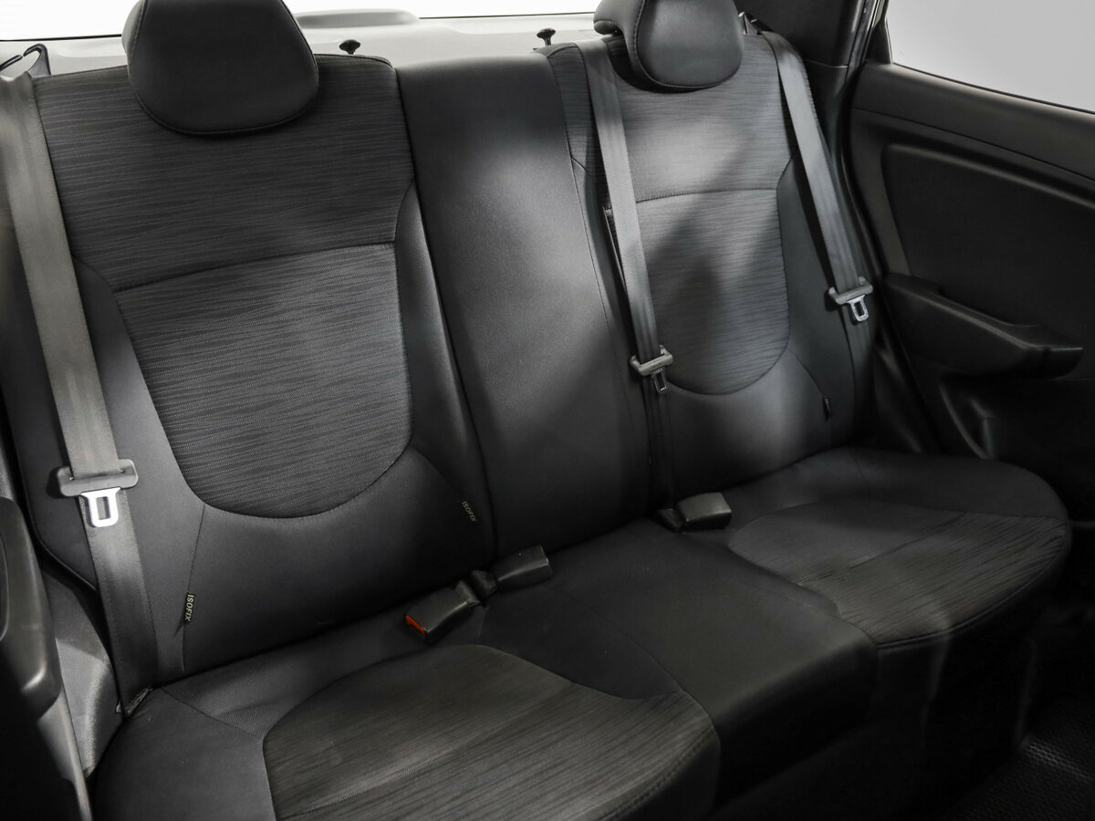 Hyundai Solaris с пробегом — 2016 год. Фото: #17