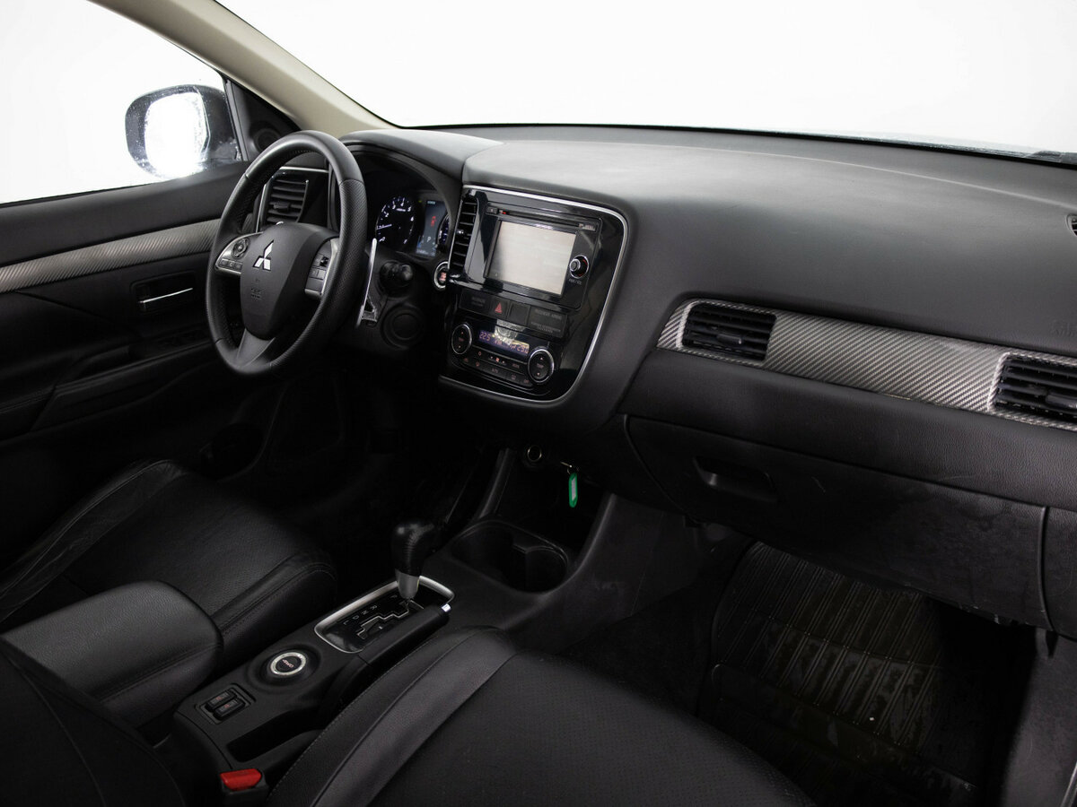 Mitsubishi Outlander с пробегом — 2013 год. Фото: #7