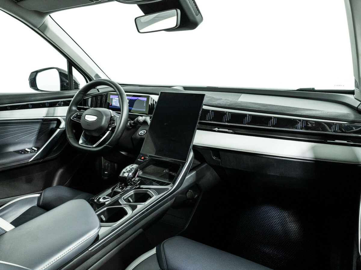 Geely Atlas с пробегом — 2023 год. Фото: #6