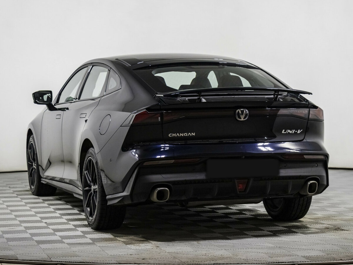 Changan UNI-V с пробегом — 2024 год. Фото: #5