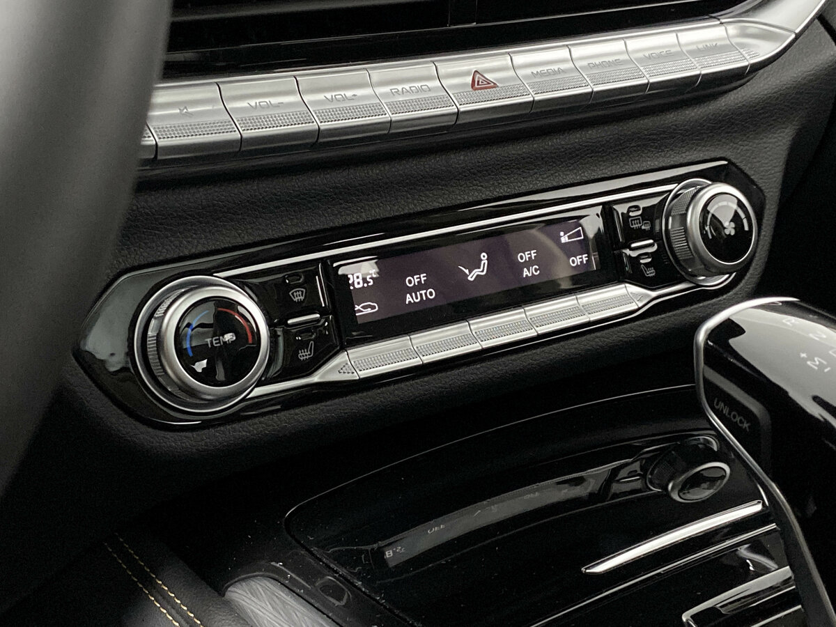 FAW Bestune T77 с пробегом — 2023 год. Фото: #18