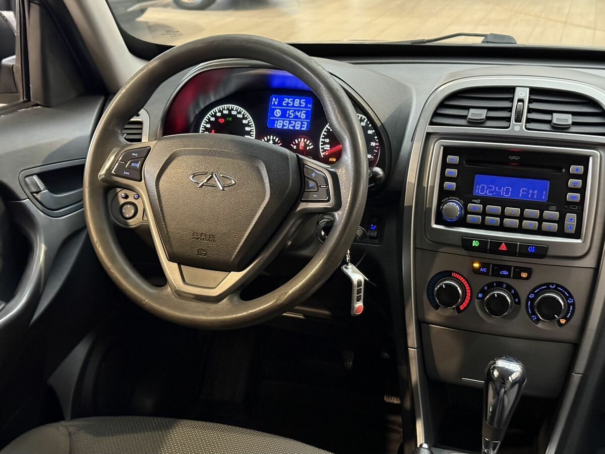 Chery Tiggo (T11) с пробегом — 2015 год. Фото: #9